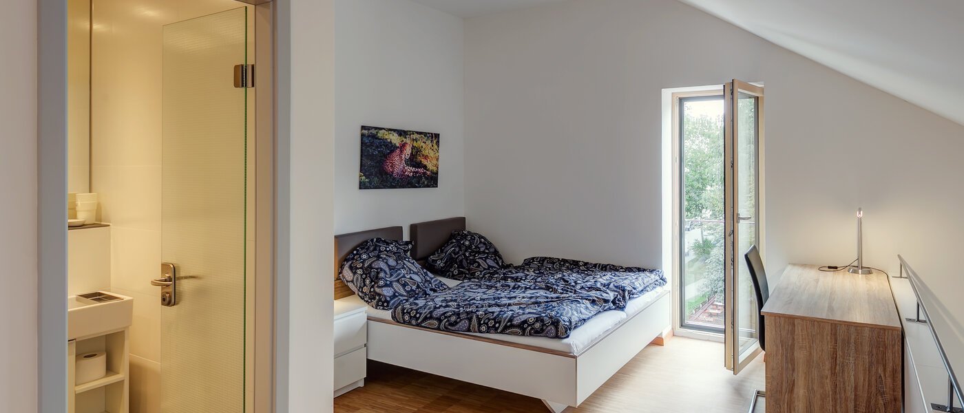 複層－回廊住宅 Unterschleißheim Lohhof 02 寝室 9676