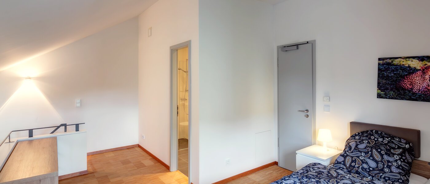 複層－回廊住宅 Unterschleißheim Lohhof 03 寝室 9676