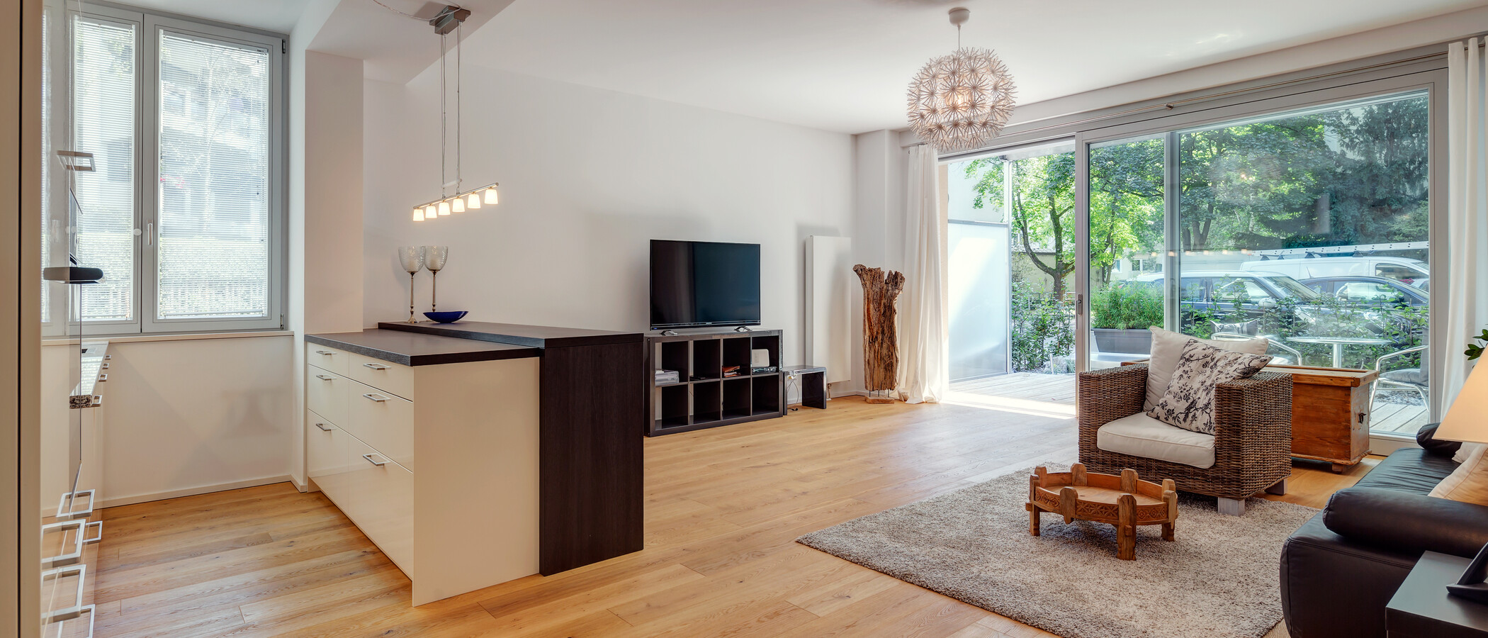 マンション München Neuhausen 04 リビングルーム 9686