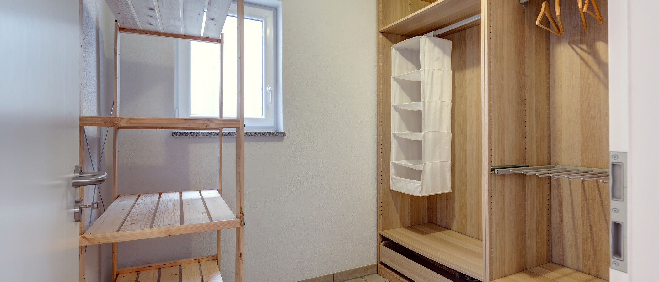 庭付き住宅 München Forstenried 01 貯蔵室 9703