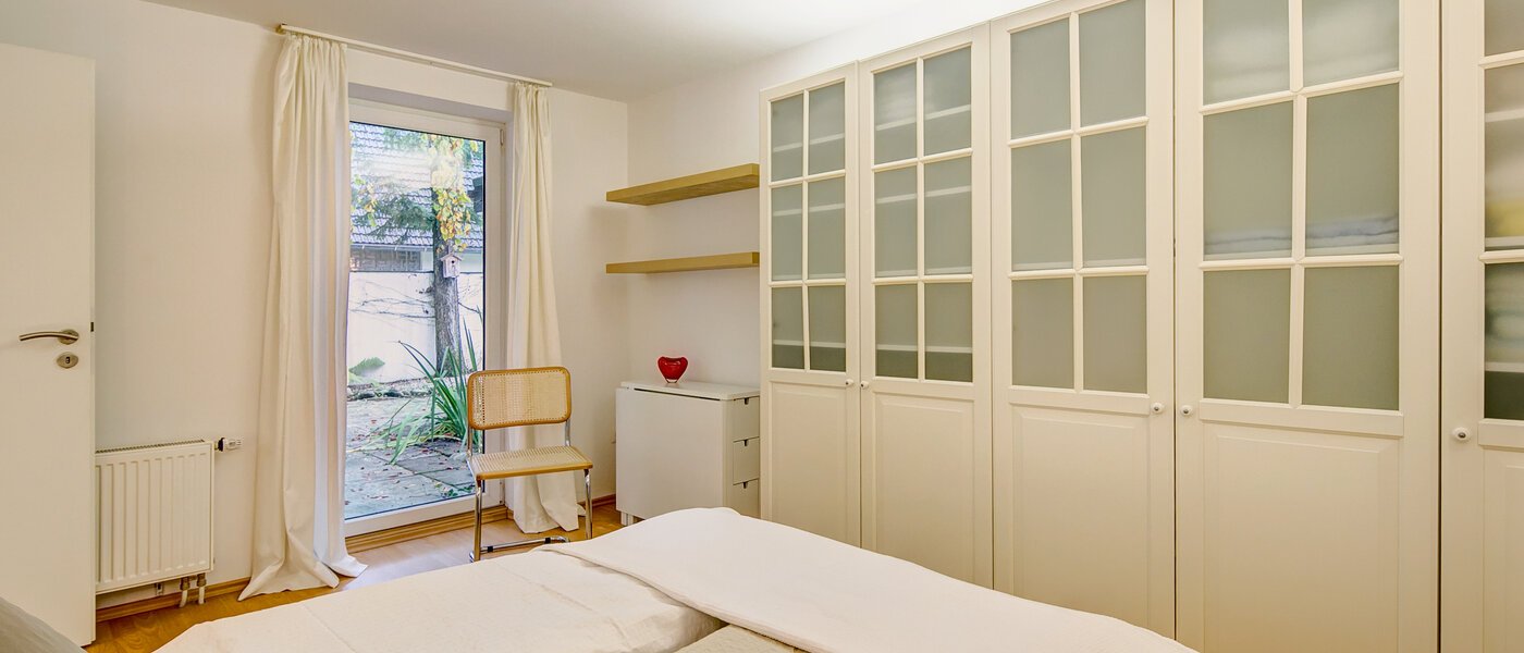 庭付き住宅 Gauting Stockdorf 01 寝室 9728