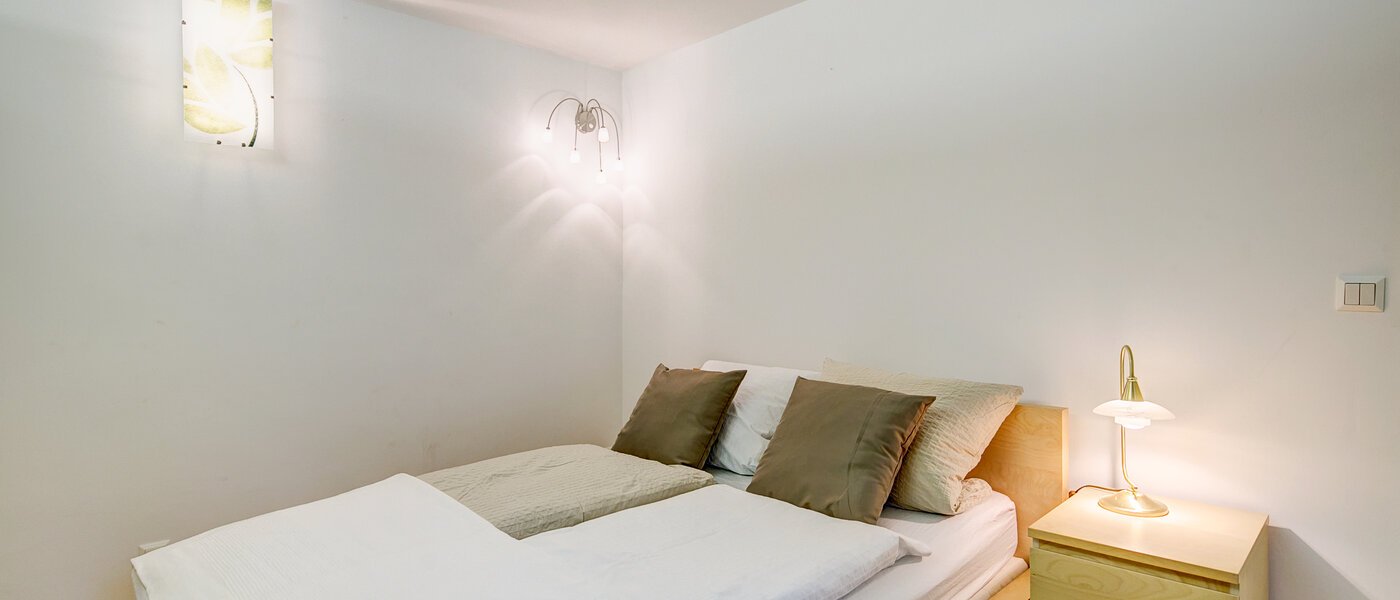 庭付き住宅 Gauting Stockdorf 02 寝室 9728