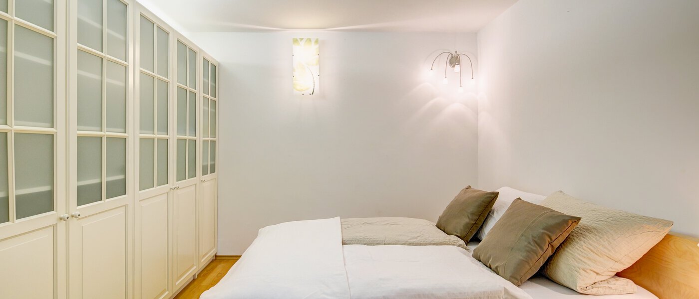 庭付き住宅 Gauting Stockdorf 03 寝室 9728