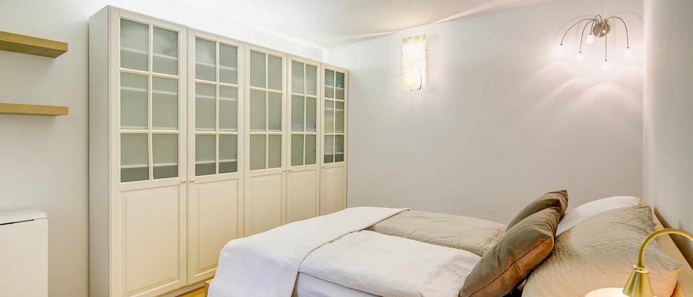 庭付き住宅 Gauting Stockdorf 04 寝室 9728