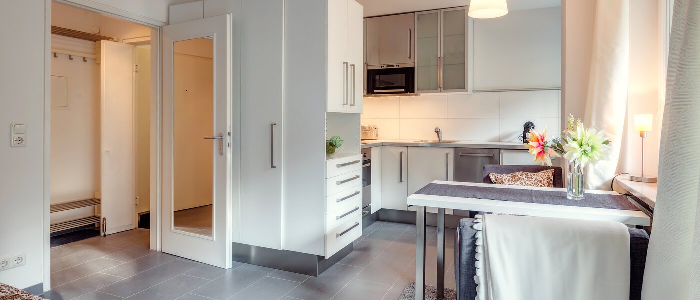 アパルトマン München Schwabing (rechts der Leopoldstraße) 04 リビングルーム 9736