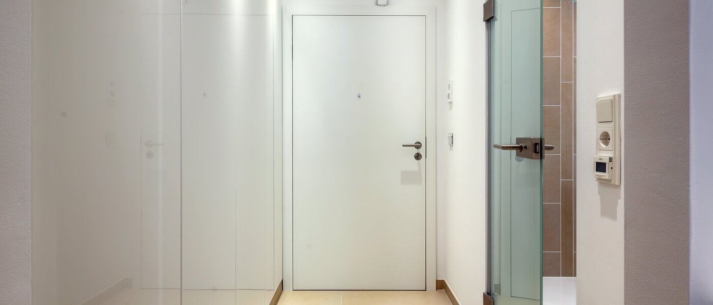 アパルトマン München Neuhausen 01 玄関入り口 9737