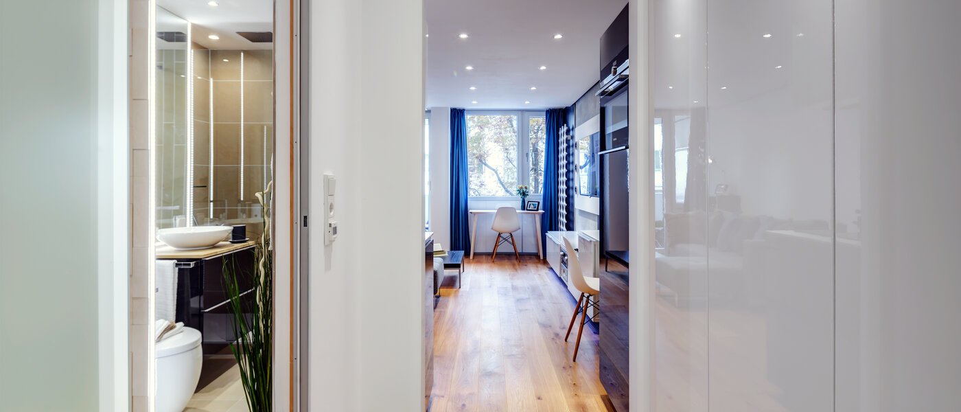 アパルトマン München Neuhausen 02 玄関入り口 9737