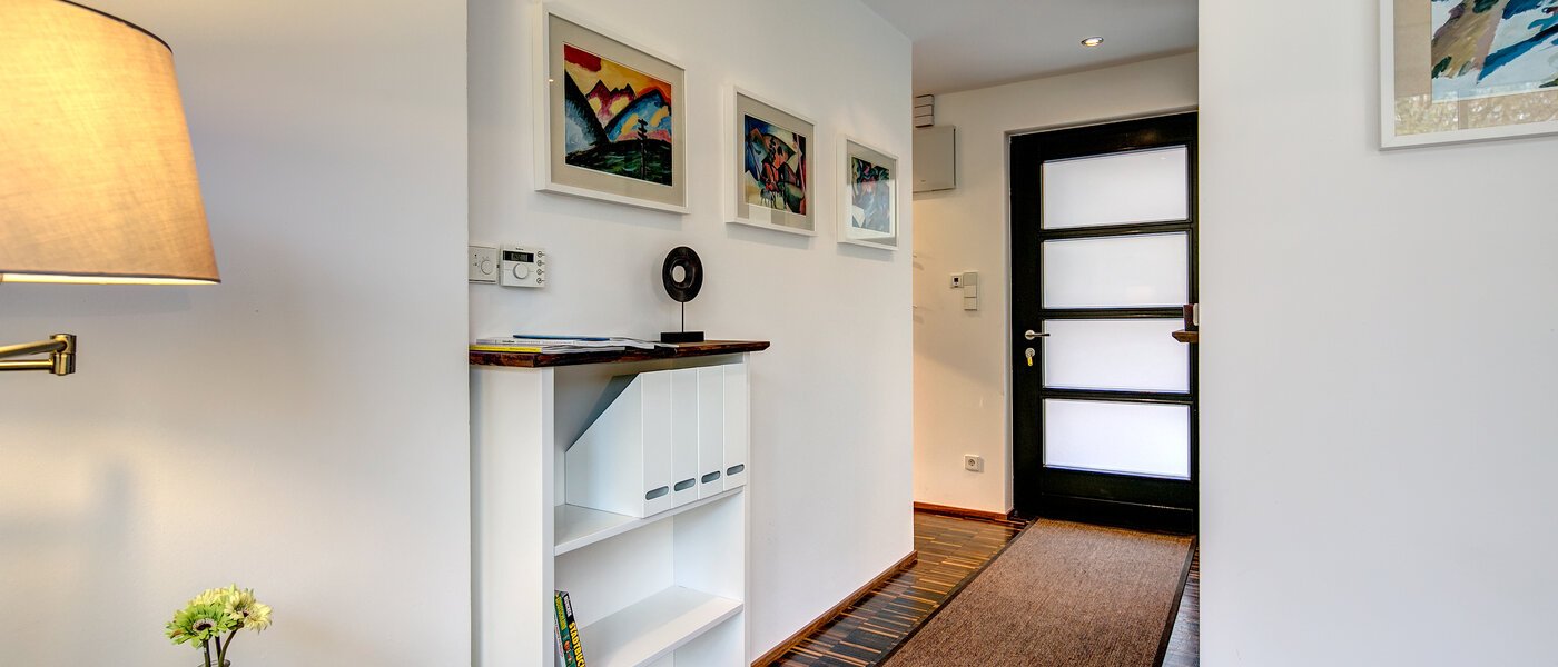 マンション Gauting 03 玄関入り口 9747