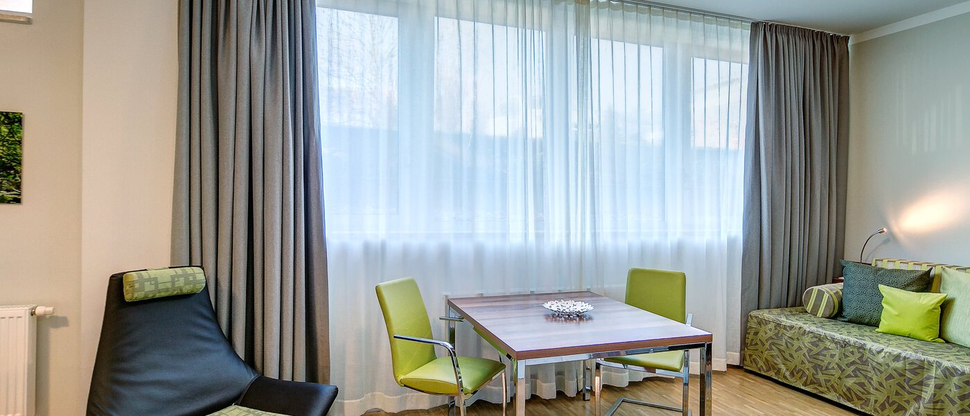 マンション Ismaning 01 リビングルーム 9764