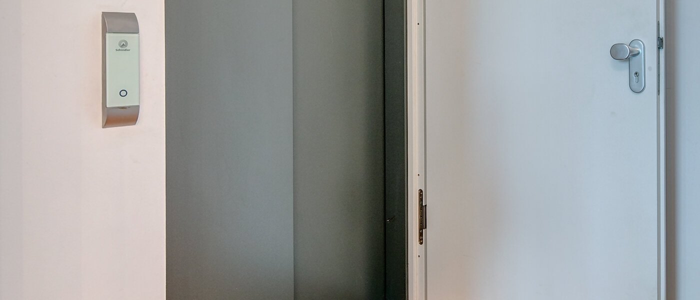 ペントハウス住宅 München Obergiesing 01 玄関入り口 9778