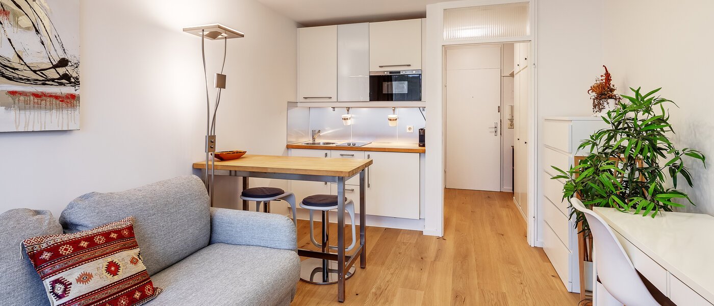 マンション München Schwabing-Nord (zw. Leopoldstraße & Englischen Garten) 01 リビングエリア 9873