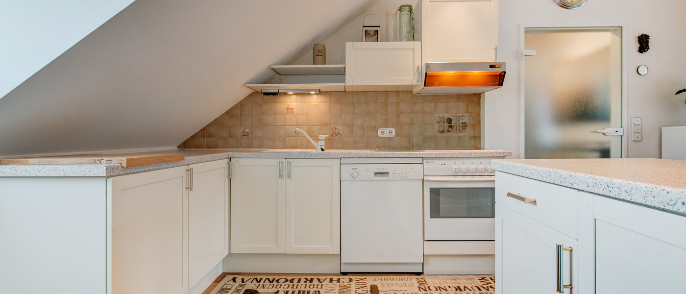 アティック・フラット（屋根裏） München Thalkirchen 02 キッチン 9893