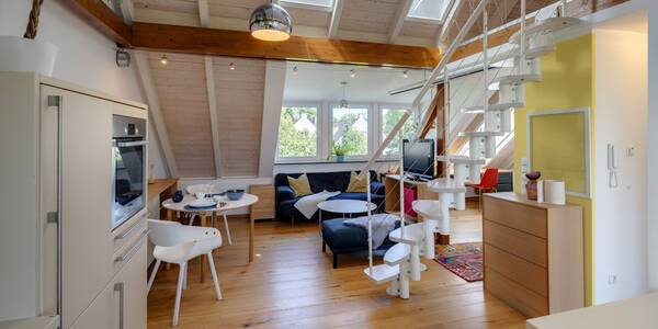 アティック・フラット（屋根裏） 部屋数 1 部屋 | ミュンヘン-Trudering | 10416