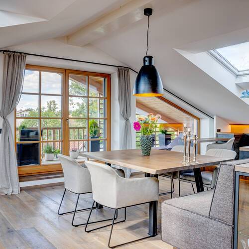 アティック・フラット（屋根裏） 部屋数 2 部屋 | Holzkirchen | 13582