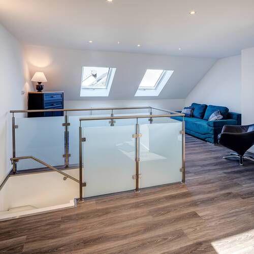 "タウン・ハウス/ローハウスのミドルハウス（外壁を共有した家の並びの両角以外のハウス） " 部屋数 4 部屋 | Germering | 14170