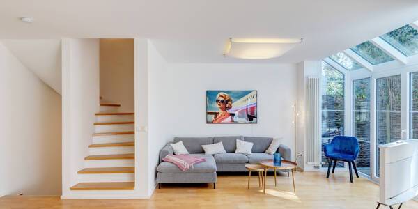 セミ・デタッチド・ハウス（一戸建てを二つに分けた家屋） 部屋数 5 部屋 | ミュンヘン-Obermenzing | 14410