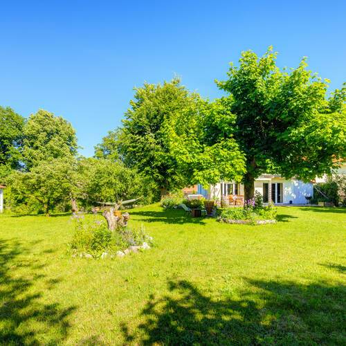 セミ・デタッチド・ハウス（一戸建てを二つに分けた家屋） 部屋数 5 部屋 | Icking | 14465