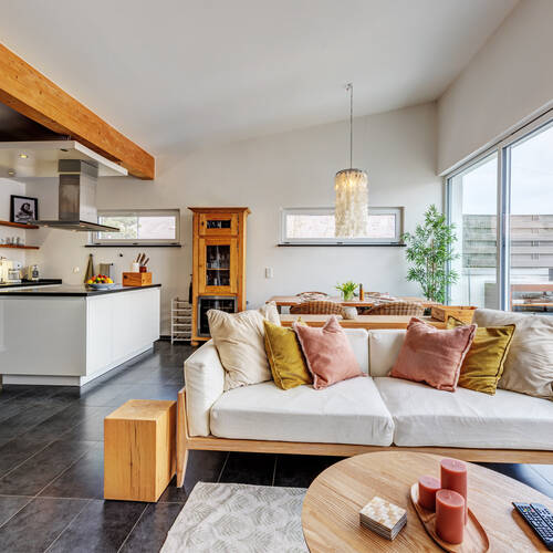 メゾネット・マンション（複数階にわたるマンション） 部屋数 3.5 部屋 | Germering | 14809