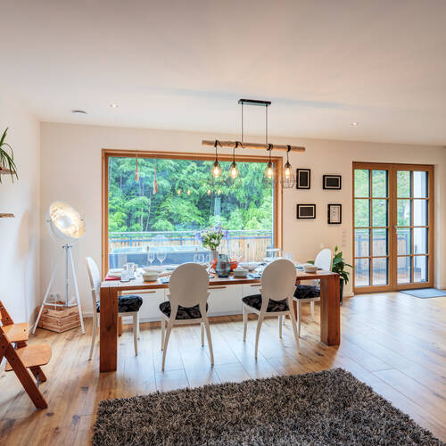 セミ・デタッチド・ハウス（一戸建てを二つに分けた家屋） 部屋数 6 部屋 | Wörthsee | 14865
