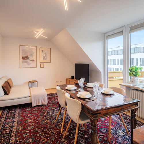 アティック・フラット（屋根裏） 部屋数 2 部屋 | ミュンヘン-Sendling-Westpark | 14882