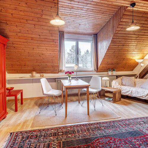 アティック・フラット（屋根裏） 部屋数 1.5 部屋 | ミュンヘン-Solln | 5327