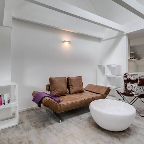 アティック・フラット（屋根裏） 部屋数 2 部屋 | ミュンヘン-Maxvorstadt | 7242