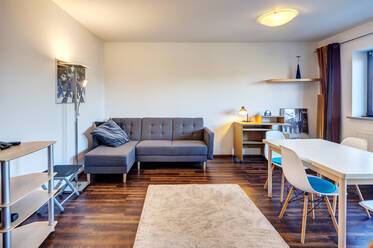 Pasinger Stadtparkの家具付き2ルームアパートメント。