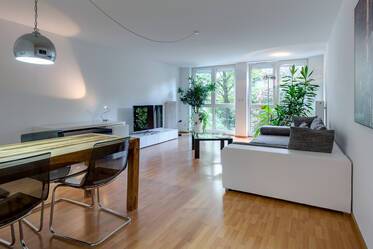 美しくしつらえられた マンション 場所： Schwabing