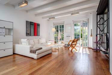 高級賃貸住宅: 最高級の家具および諸設備 メゾネット・マンション（複数階にわたるマンション） 場所： Isarvorstadt