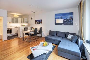 マックス・ヴェーバー広場近くの絶好のロケーション