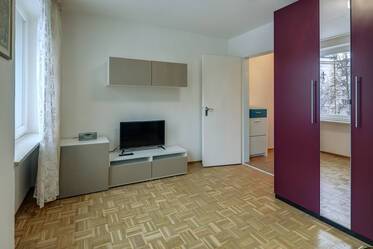 イザール門近くの家具付きアパート