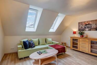 美しくしつらえられた マンション 場所： Neubiberg