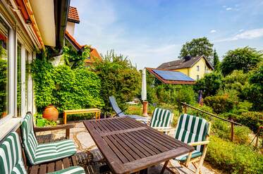 美しくしつらえられた テラスハウス 場所： Starnberg