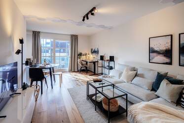 トレンディでユニーク：広々とした家具付きアパート