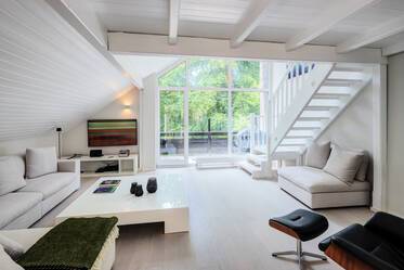 スタイリッシュなギャラリーアパートメント、高級住宅街の好立地