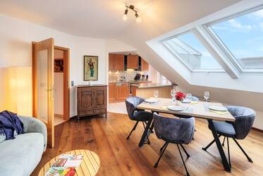 明るい屋根裏部屋