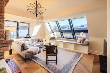 アール・ヌーヴォー様式の建物にある見事な屋根裏部屋