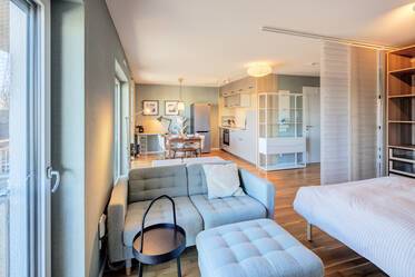 Erdingにあるバルコニー付きモダンなアパートメント賃貸物件