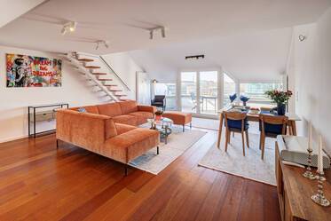 家具付 複層－回廊住宅 場所： Maxvorstadt