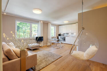 バルコニーとWiFi付きの静かなアパートメント。