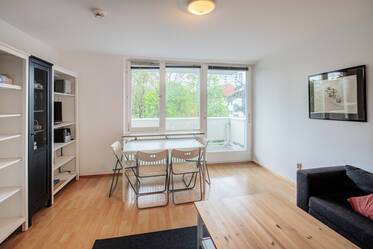 家具付 マンション 場所： Schwabing