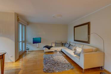 家具付 マンション 場所： Schwabing