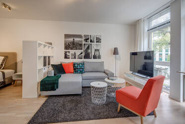 Sehr schöne große möblierte 1-Zi-Wohnung