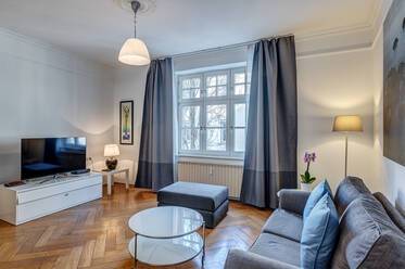 美しくしつらえられた マンション 場所： Schwabing
