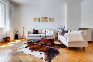 美しくしつらえられた マンション 場所： Schwabing