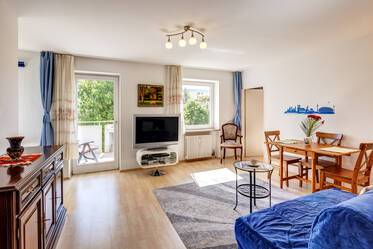 静かな場所にある素敵な2部屋のアパート