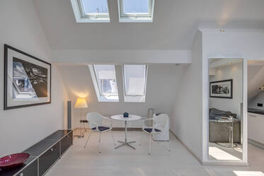 Dachgeschosswohnung mitten in Schwabing