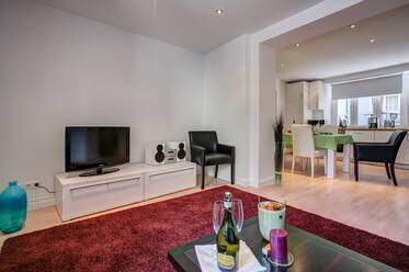 レオポルド通りとイングリッシュガーデンの間