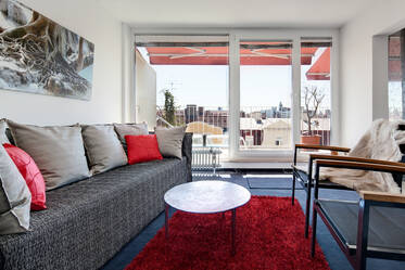 Schwabing中心部、屋根の向こうに広がる眺め