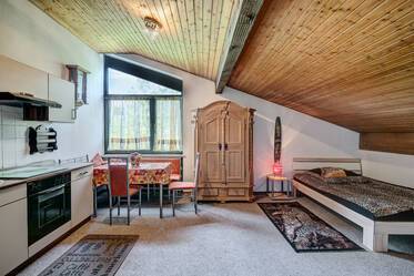 家具付 マンション 場所： Garching